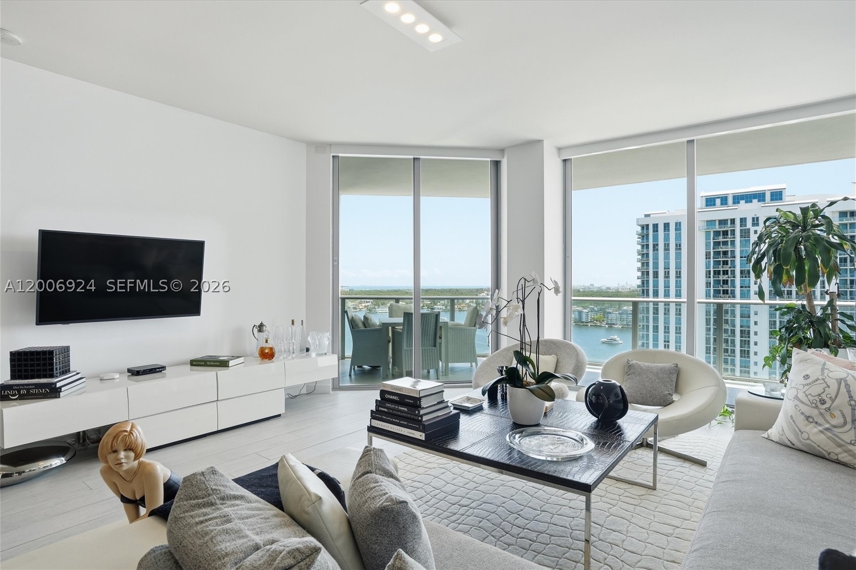 17301 Biscayne Blvd #1905, North Miami Beach FL 33160