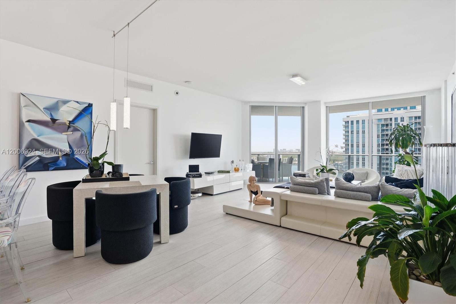 17301 Biscayne Blvd #1905, North Miami Beach FL 33160