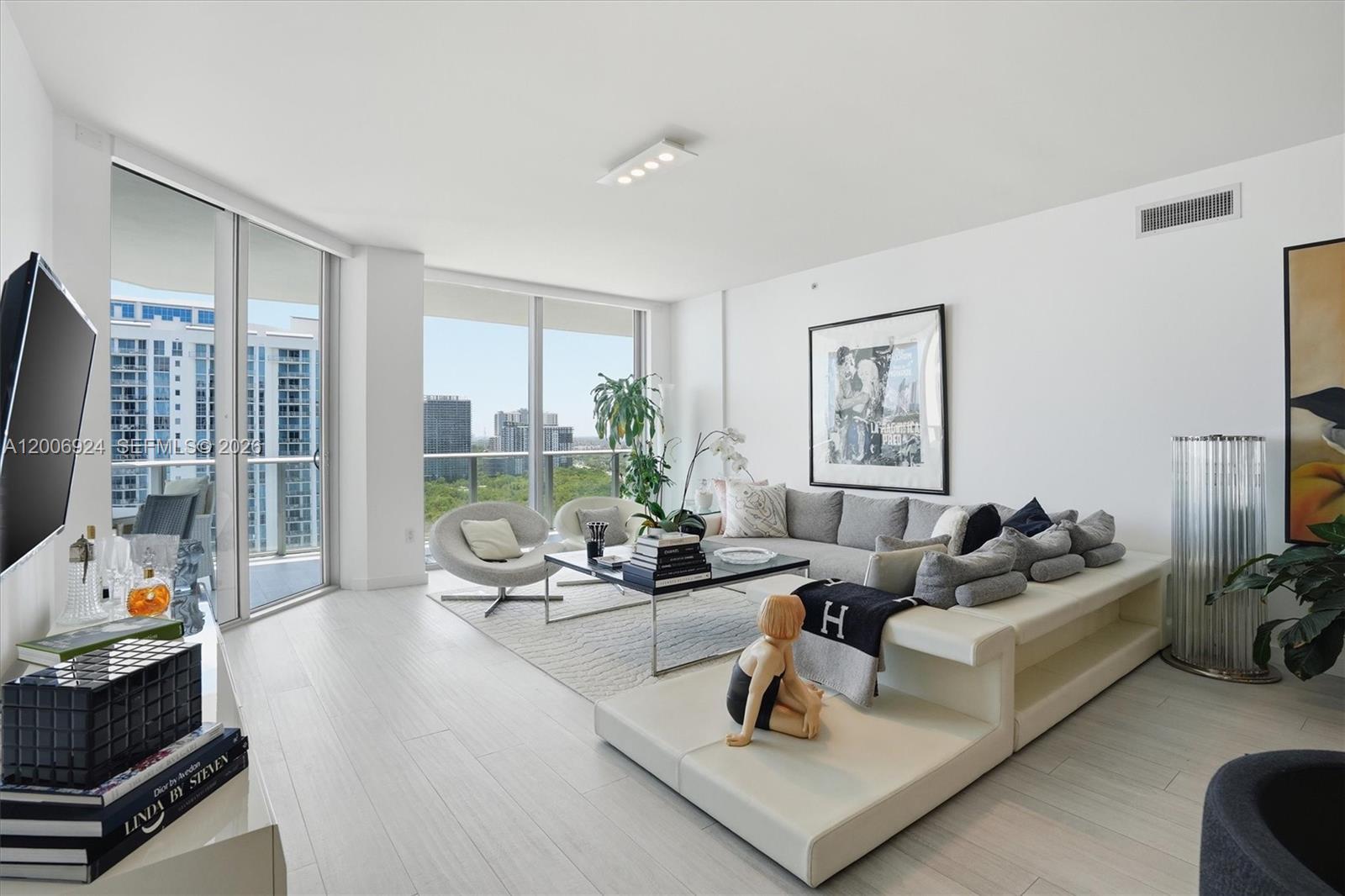 17301 Biscayne Blvd #1905, North Miami Beach FL 33160