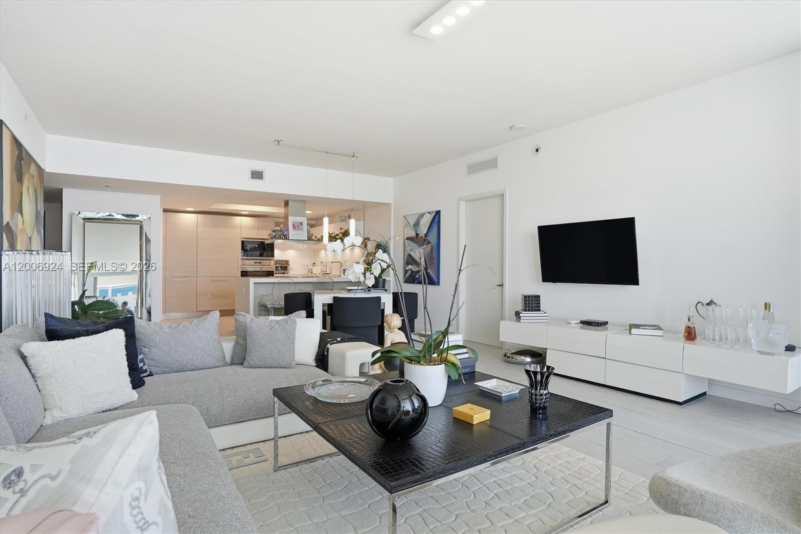 17301 Biscayne Blvd #1905, North Miami Beach FL 33160