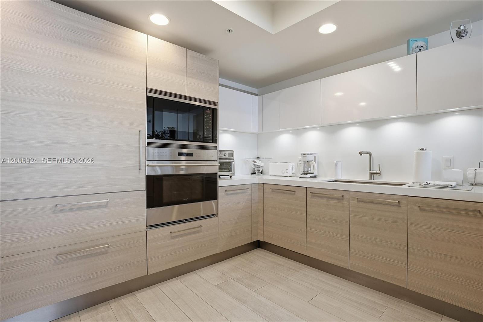 17301 Biscayne Blvd #1905, North Miami Beach FL 33160