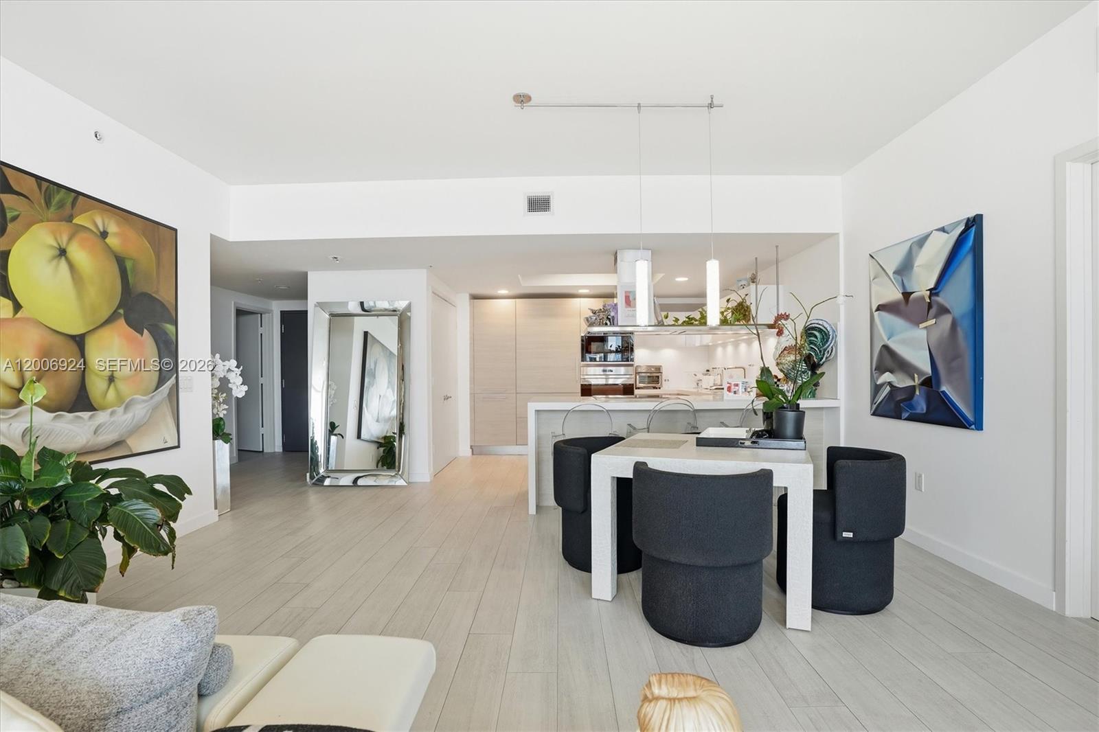 17301 Biscayne Blvd #1905, North Miami Beach FL 33160
