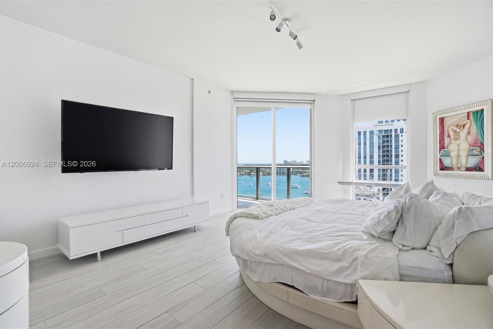 17301 Biscayne Blvd #1905, North Miami Beach FL 33160
