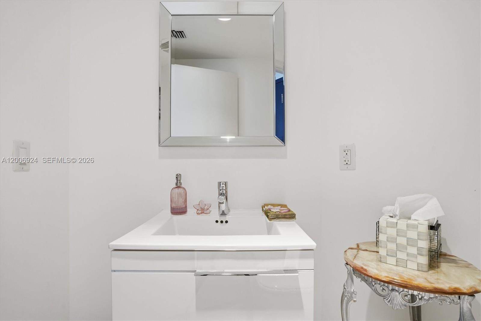 17301 Biscayne Blvd #1905, North Miami Beach FL 33160