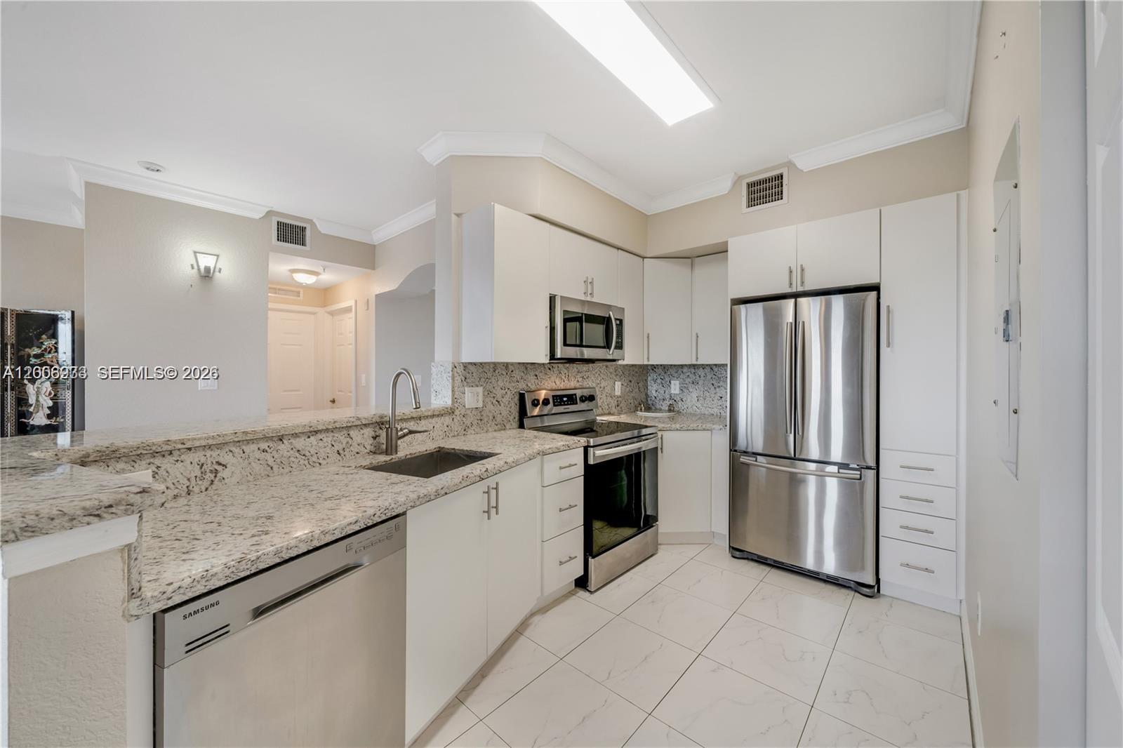 9021 SW 94th St #509, Miami FL 33176