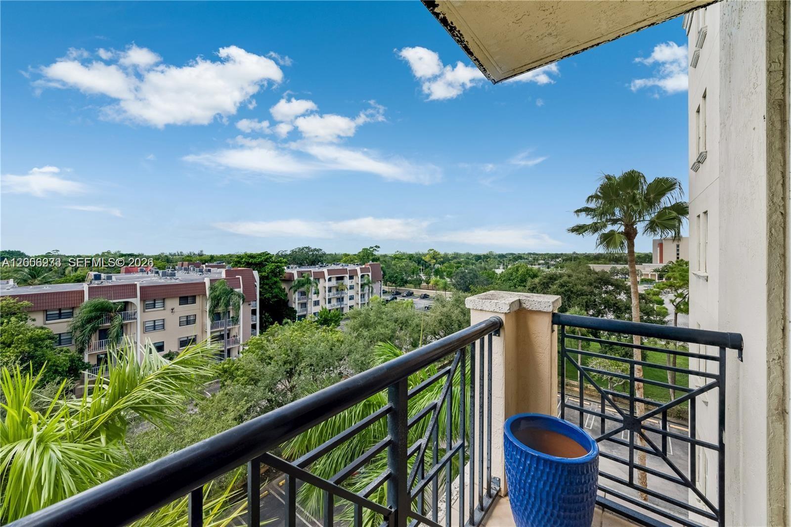 9021 SW 94th St #509, Miami FL 33176