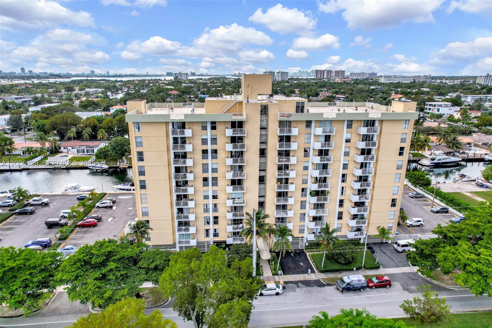 2000 NE 135th St #411, North Miami FL 33181