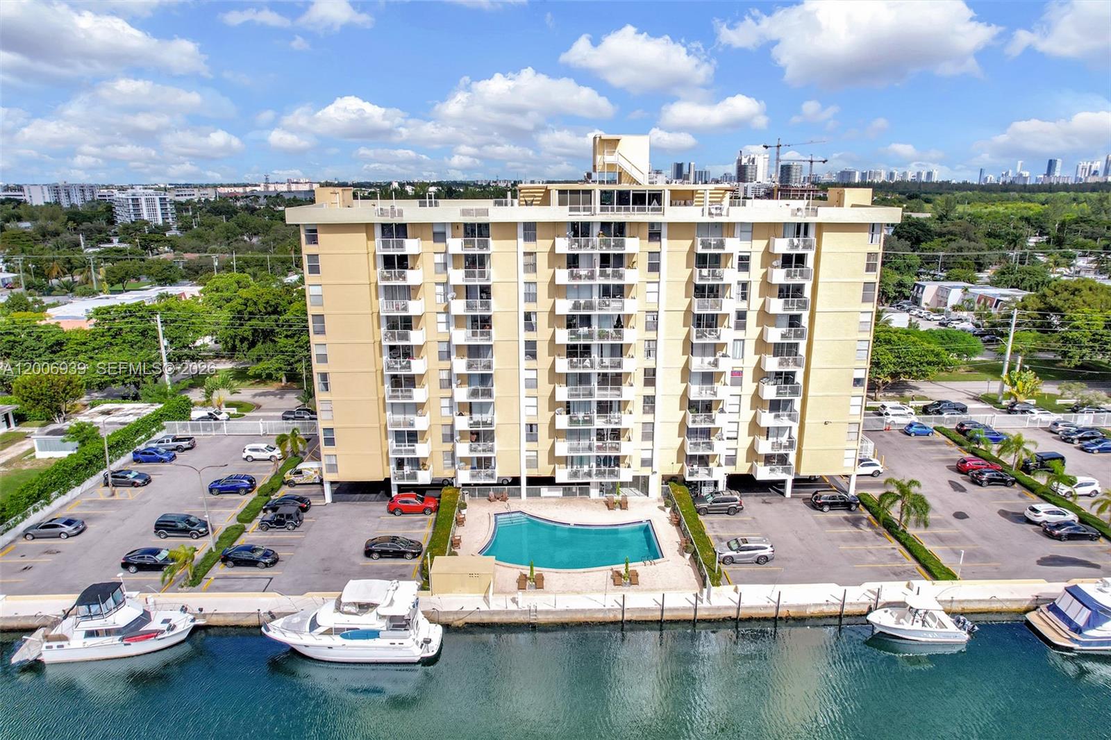 2000 NE 135th St #411, North Miami FL 33181