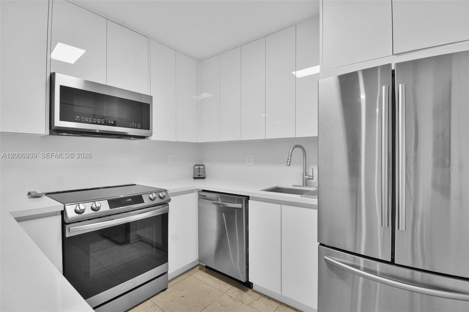 2000 NE 135th St #411, North Miami FL 33181