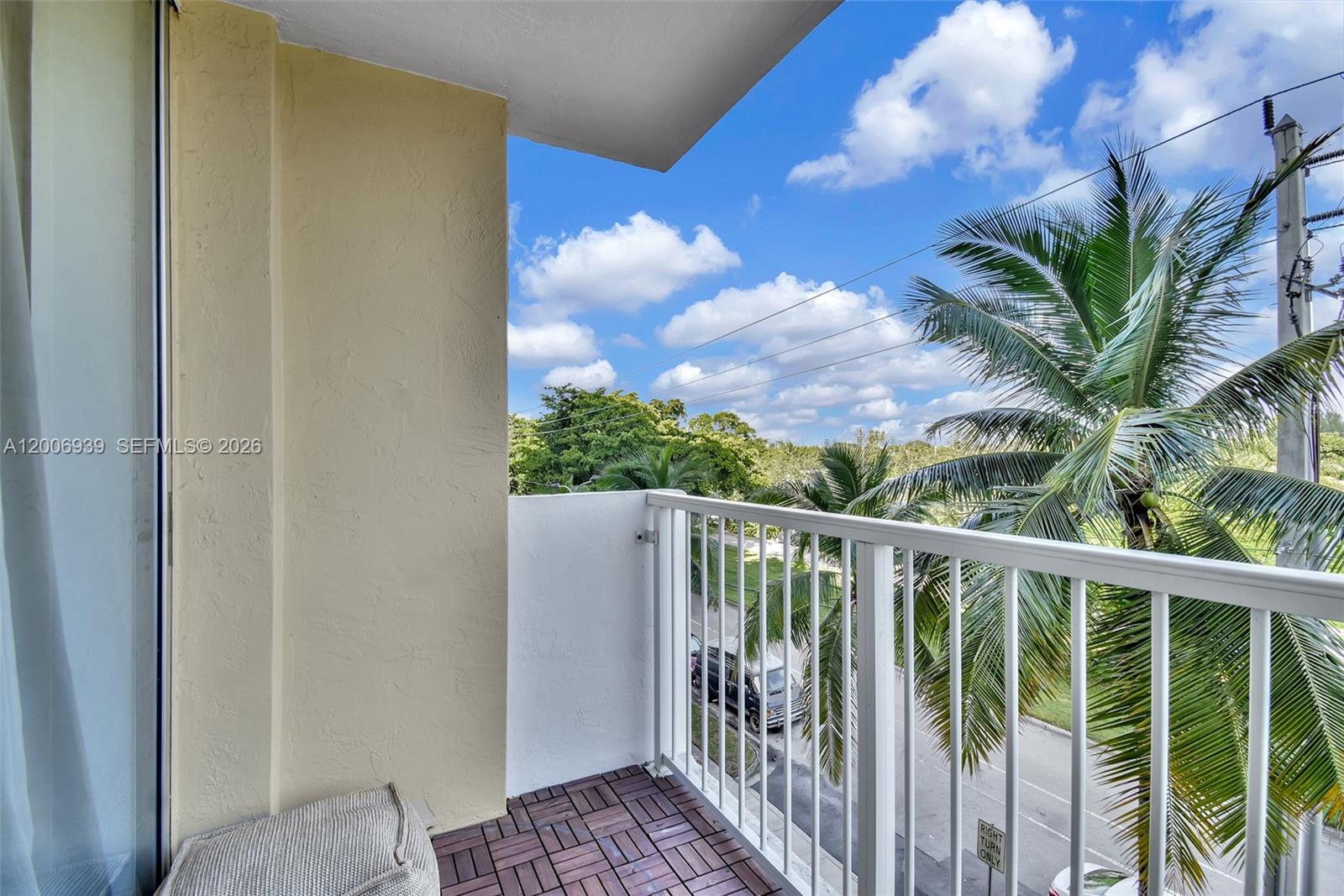 2000 NE 135th St #411, North Miami FL 33181