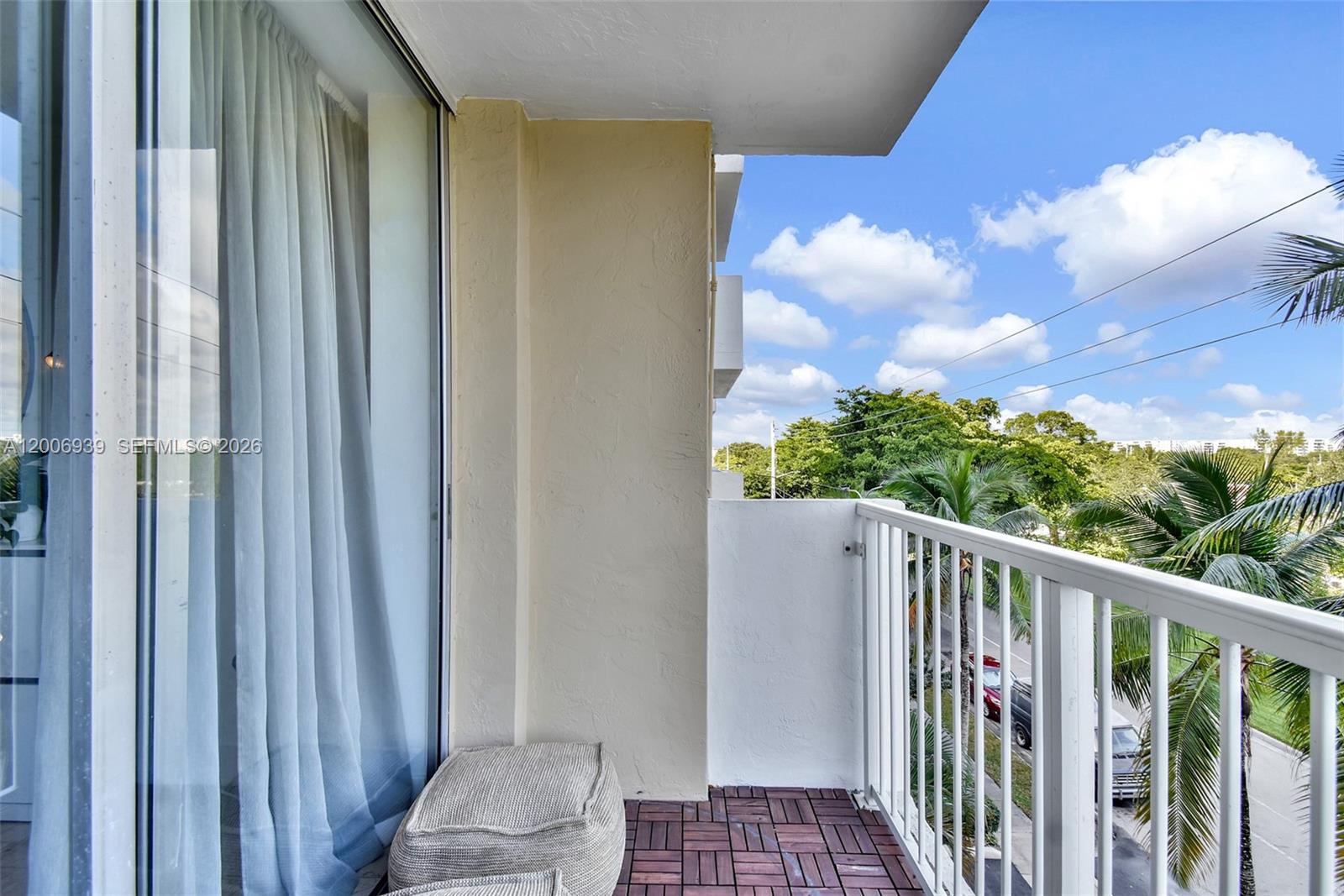 2000 NE 135th St #411, North Miami FL 33181