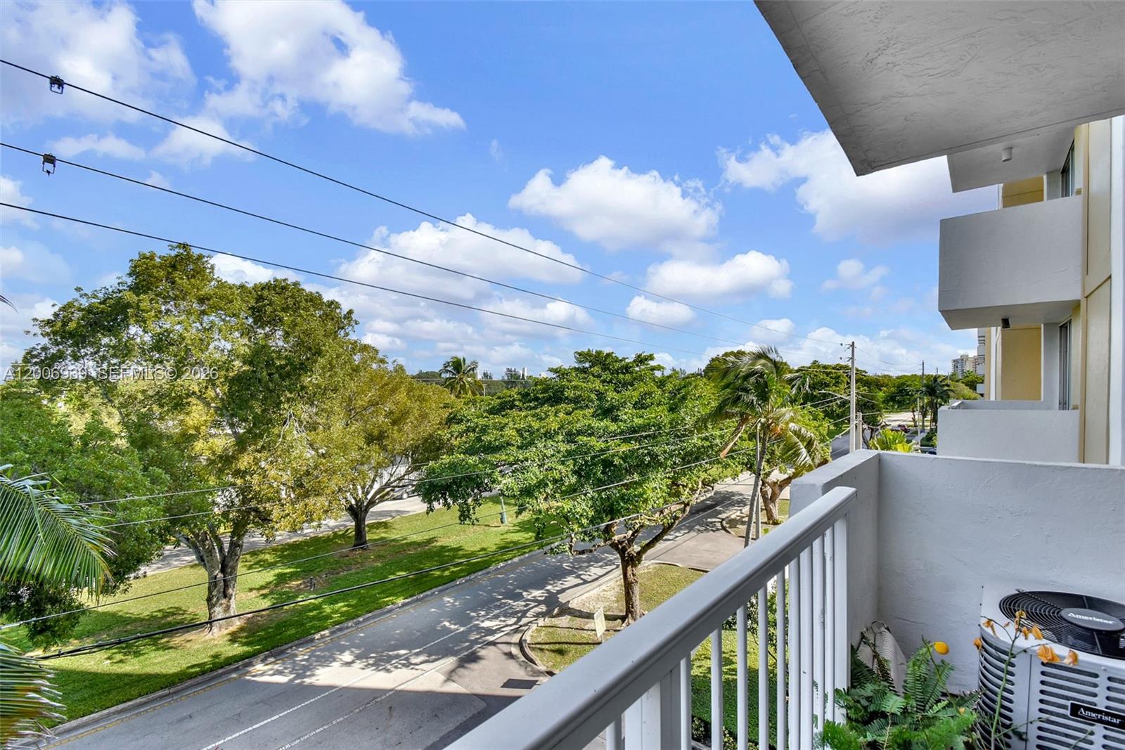2000 NE 135th St #411, North Miami FL 33181
