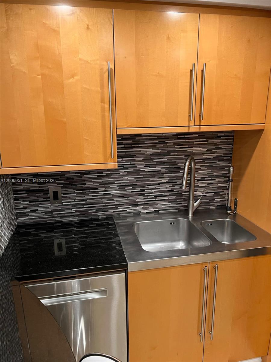 6365 Collins Ave #906, Miami Beach FL 33141