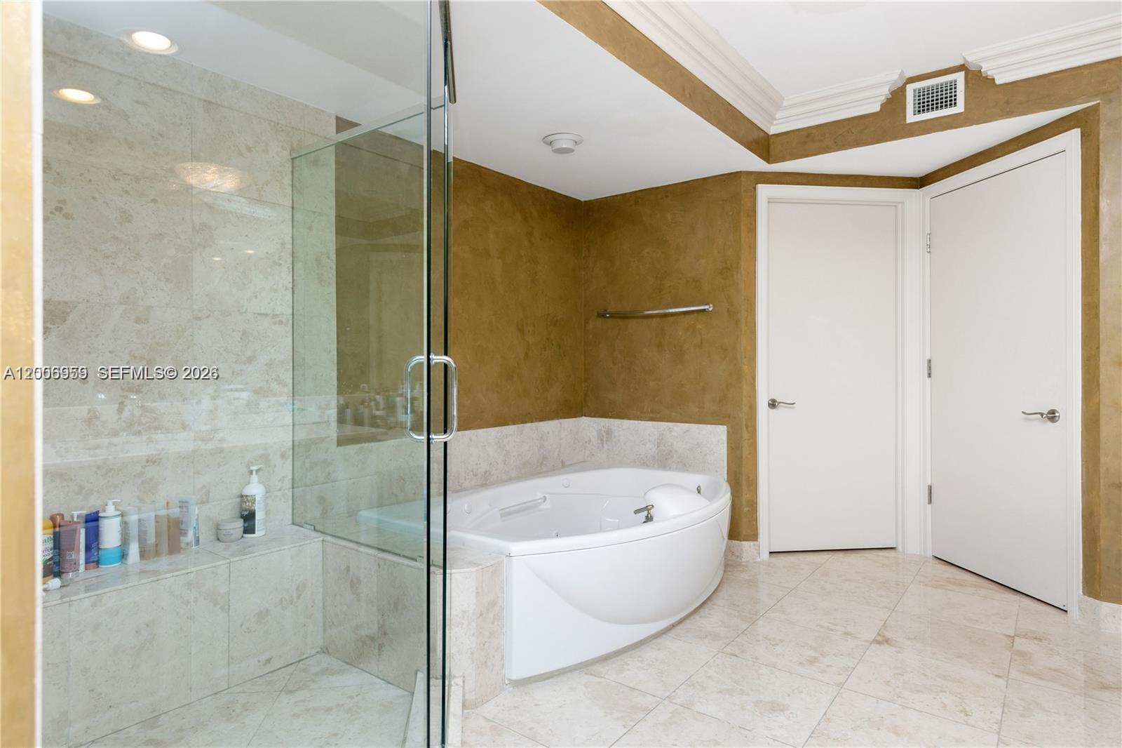 20201 E Country Club Dr #1006, Aventura FL 33180