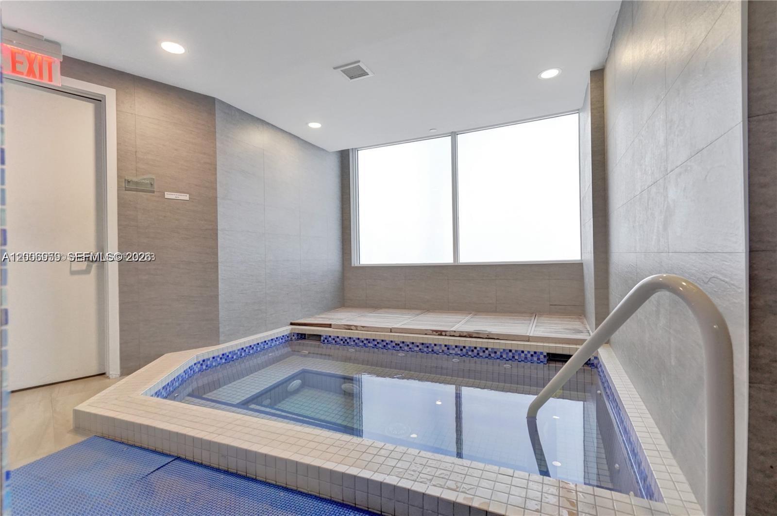 20201 E Country Club Dr #1006, Aventura FL 33180