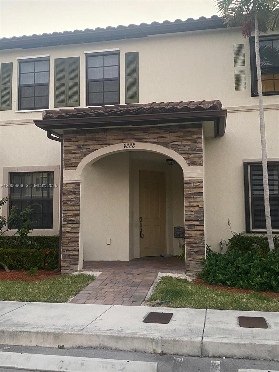 9228 W 33rd Way #9828, Hialeah FL 33018