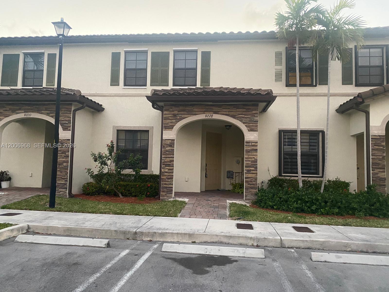9228 W 33rd Way #9828, Hialeah FL 33018