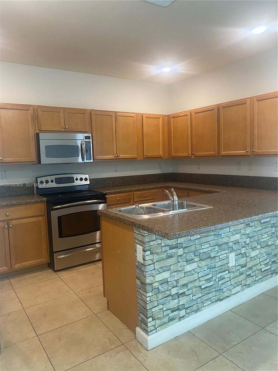 9228 W 33rd Way #9828, Hialeah FL 33018