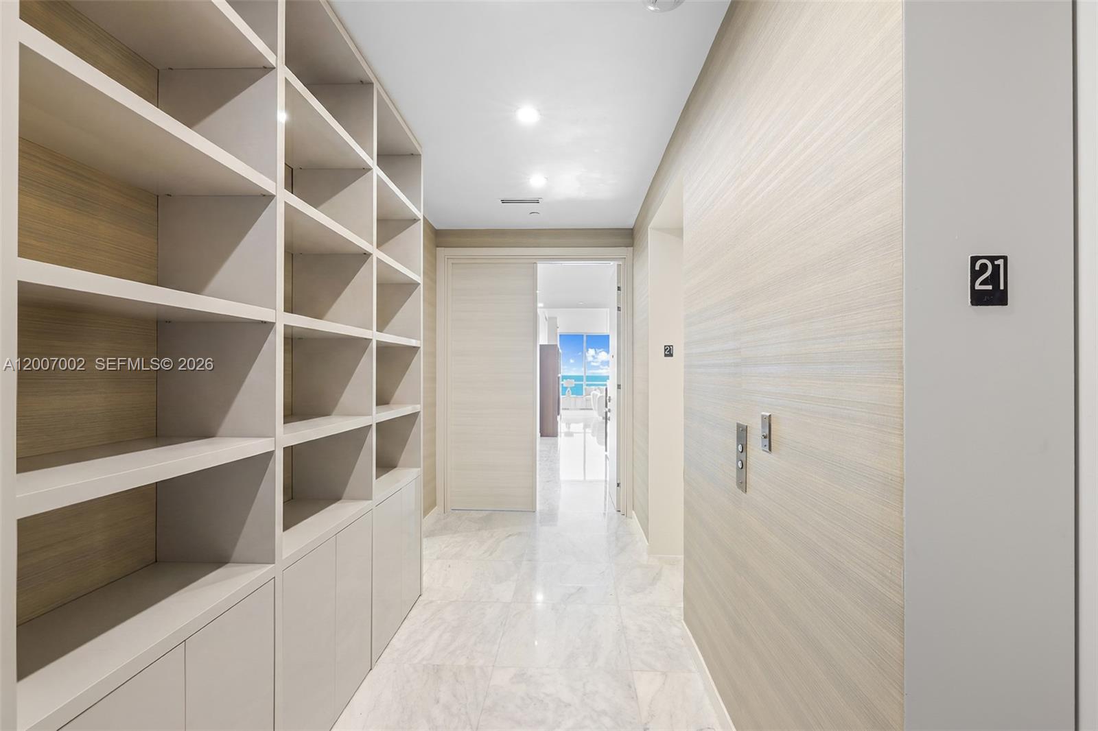 100 S Pointe Dr #2107, Miami Beach FL 33139