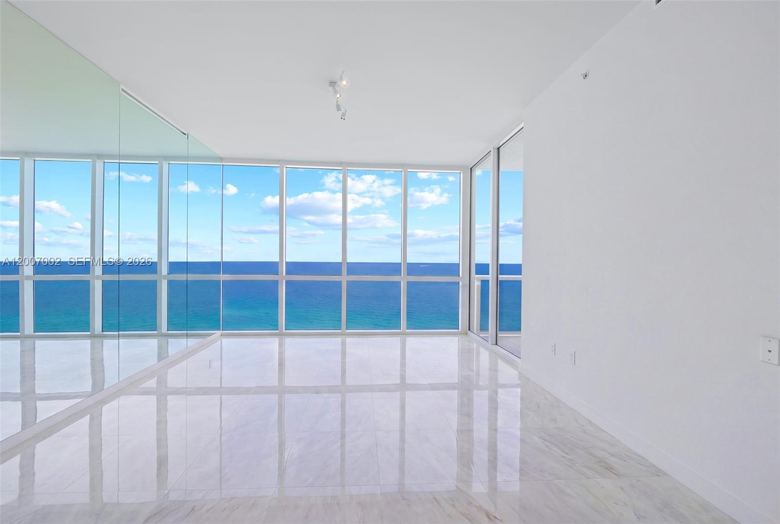 100 S Pointe Dr #2107, Miami Beach FL 33139