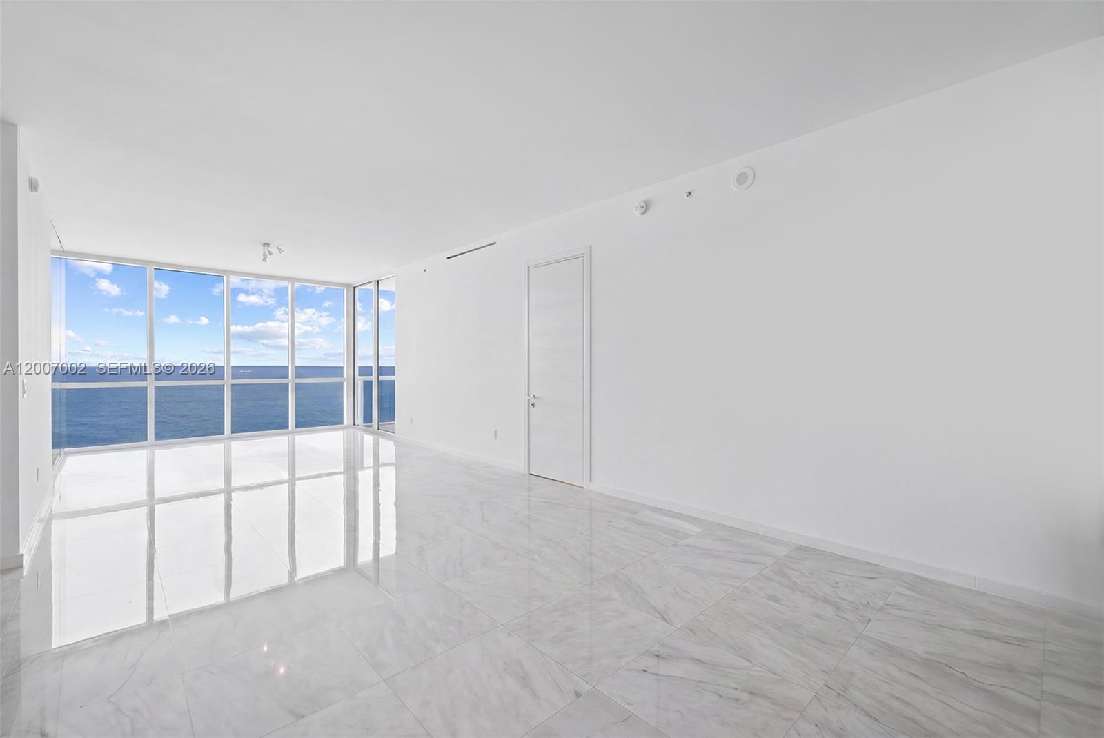 100 S Pointe Dr #2107, Miami Beach FL 33139