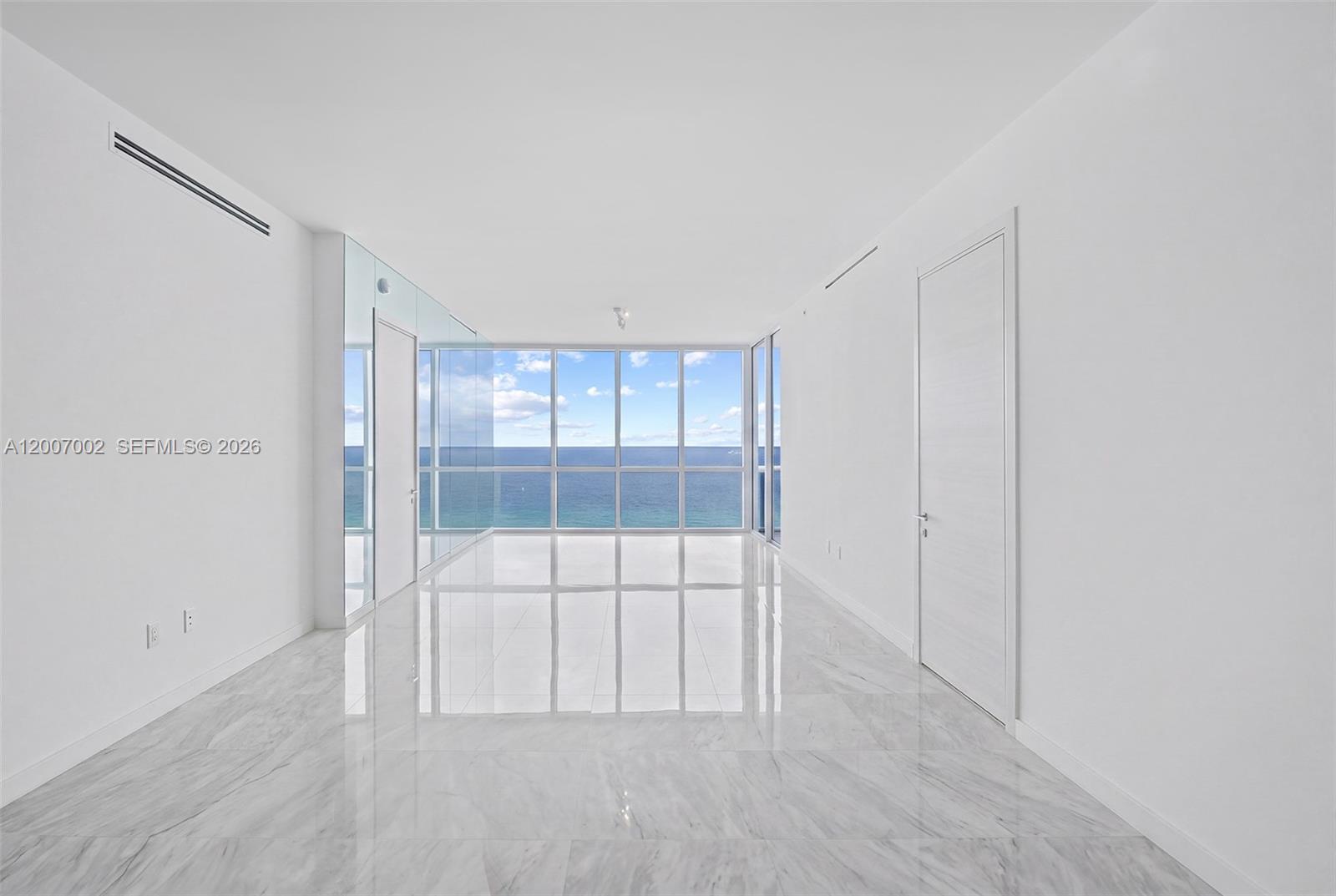 100 S Pointe Dr #2107, Miami Beach FL 33139
