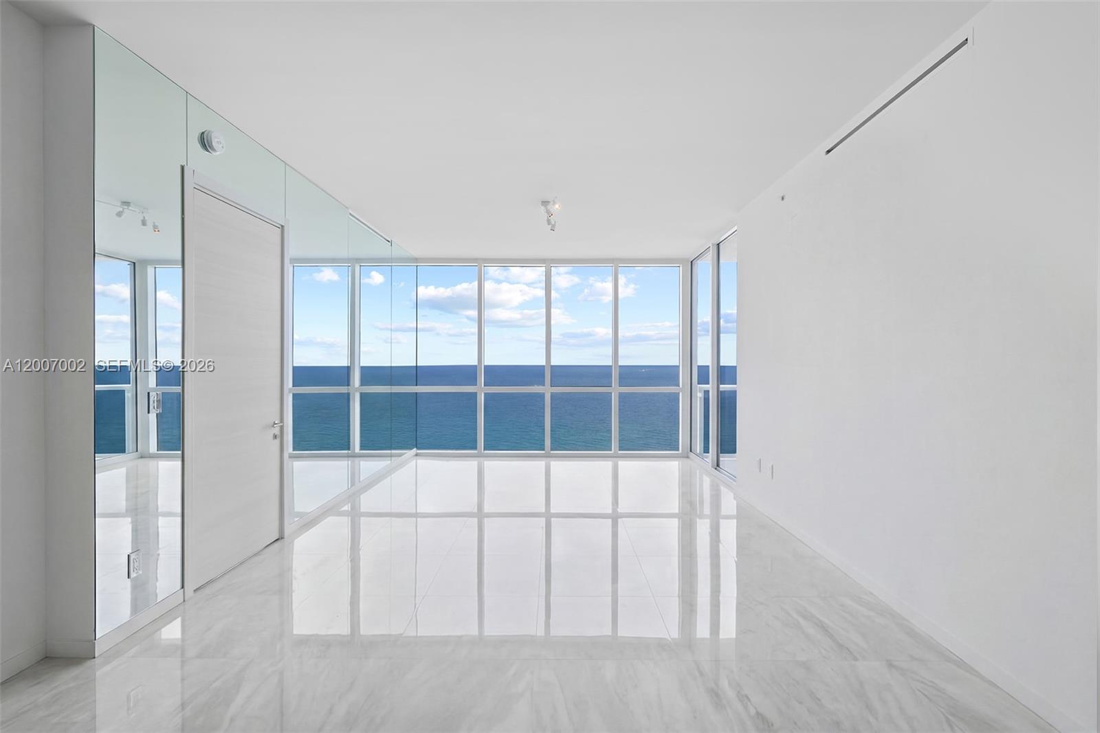 100 S Pointe Dr #2107, Miami Beach FL 33139
