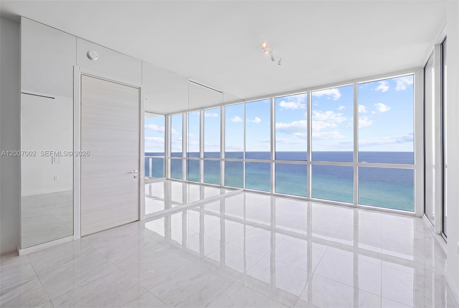 100 S Pointe Dr #2107, Miami Beach FL 33139