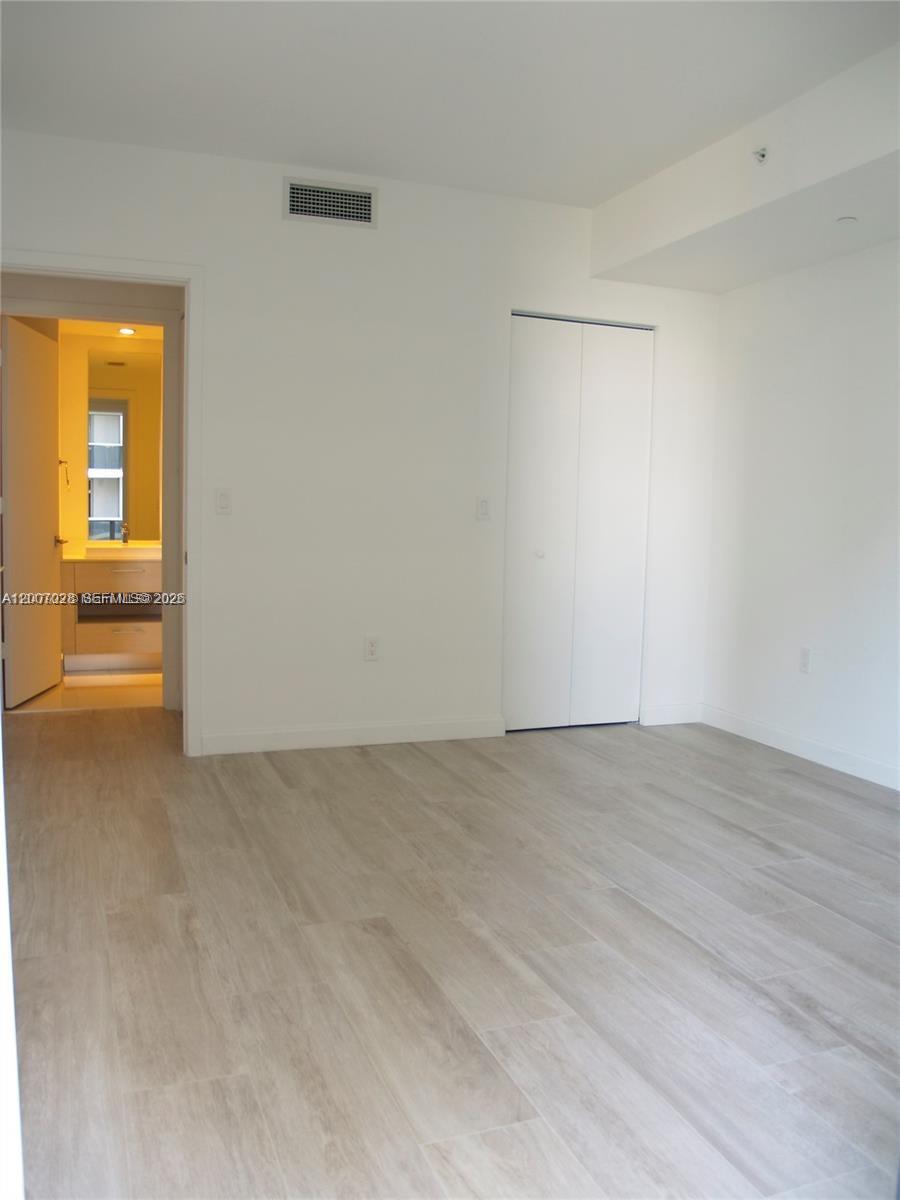 55 SW 9th St #2502, Miami FL 33130