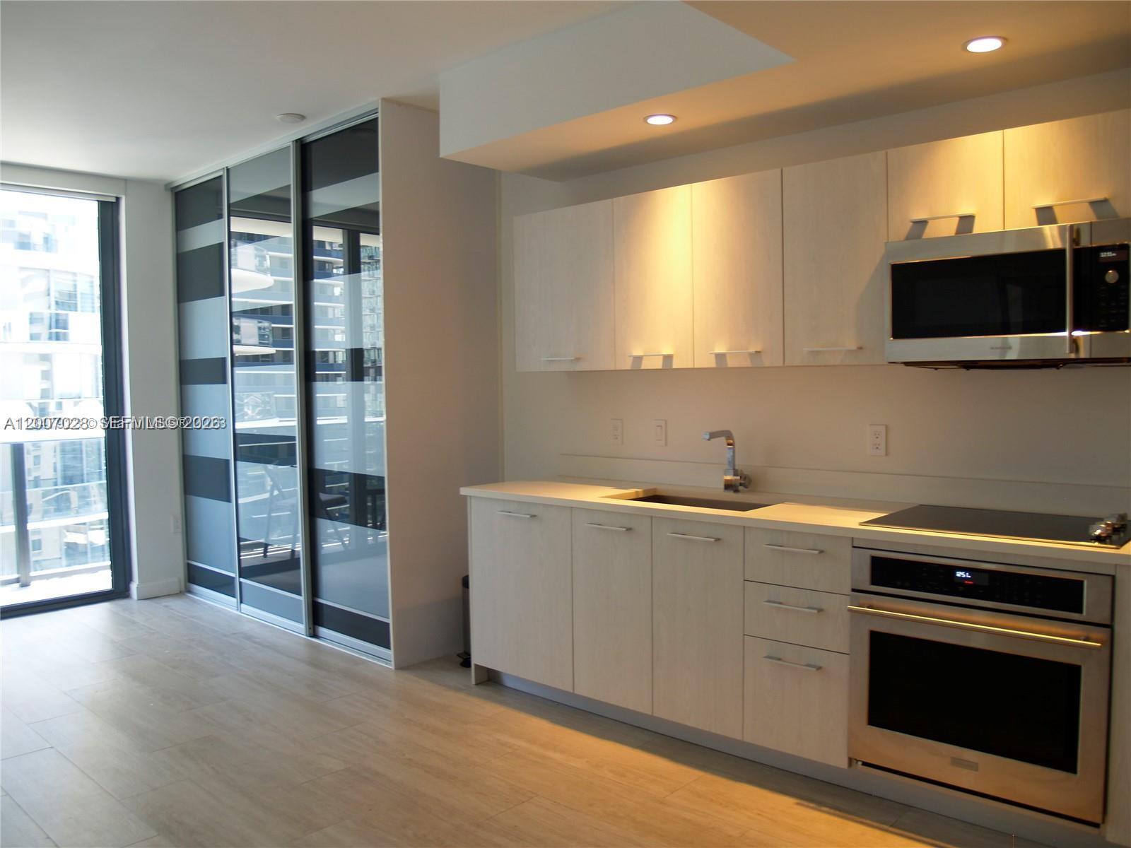 55 SW 9th St #2502, Miami FL 33130