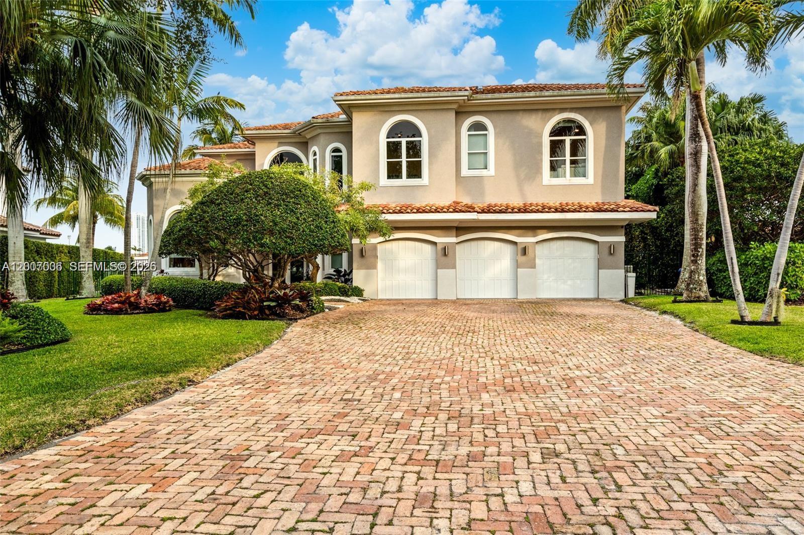 1260 Harbor Ct, Hollywood FL 33019