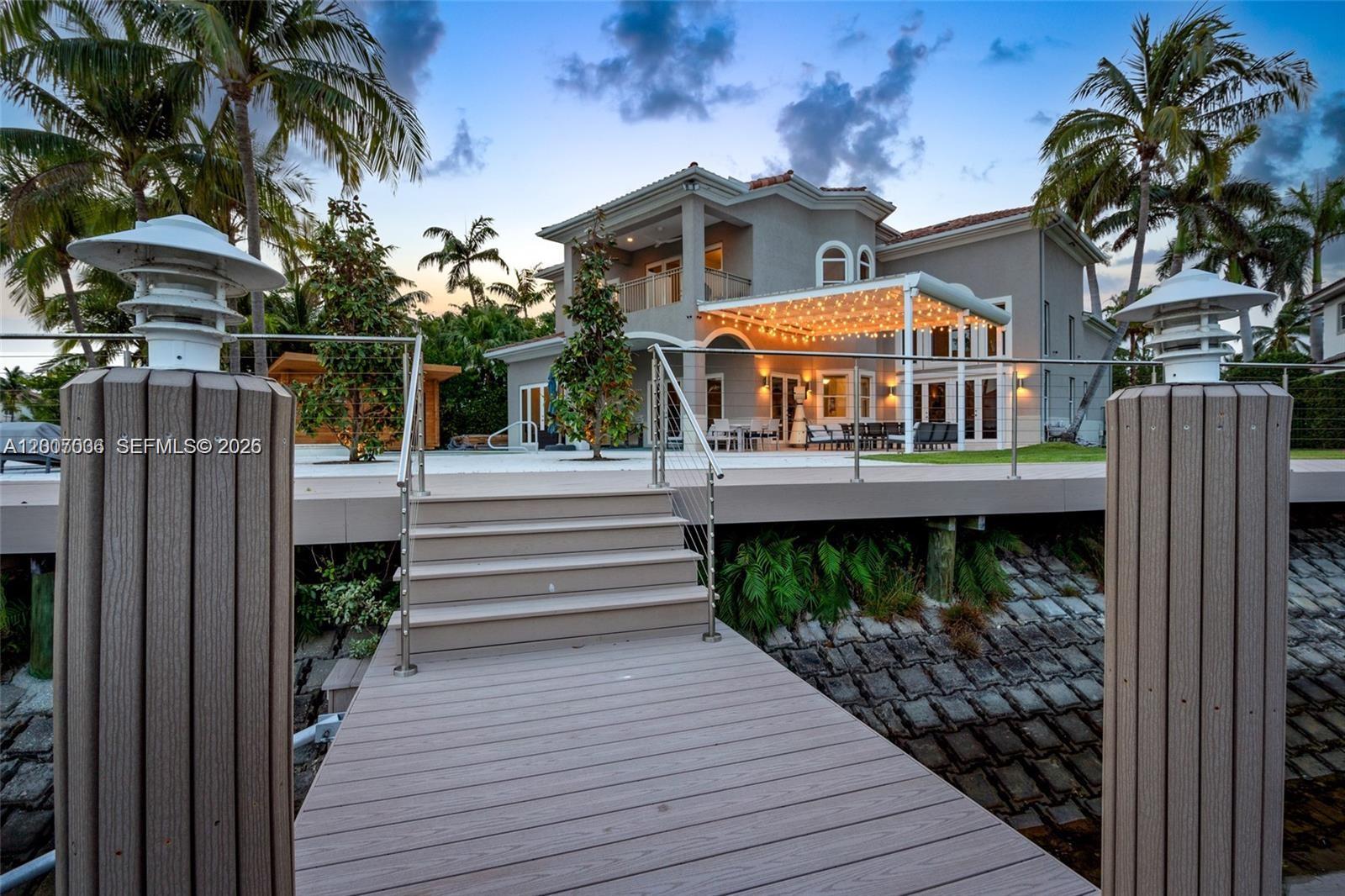 1260 Harbor Ct, Hollywood FL 33019