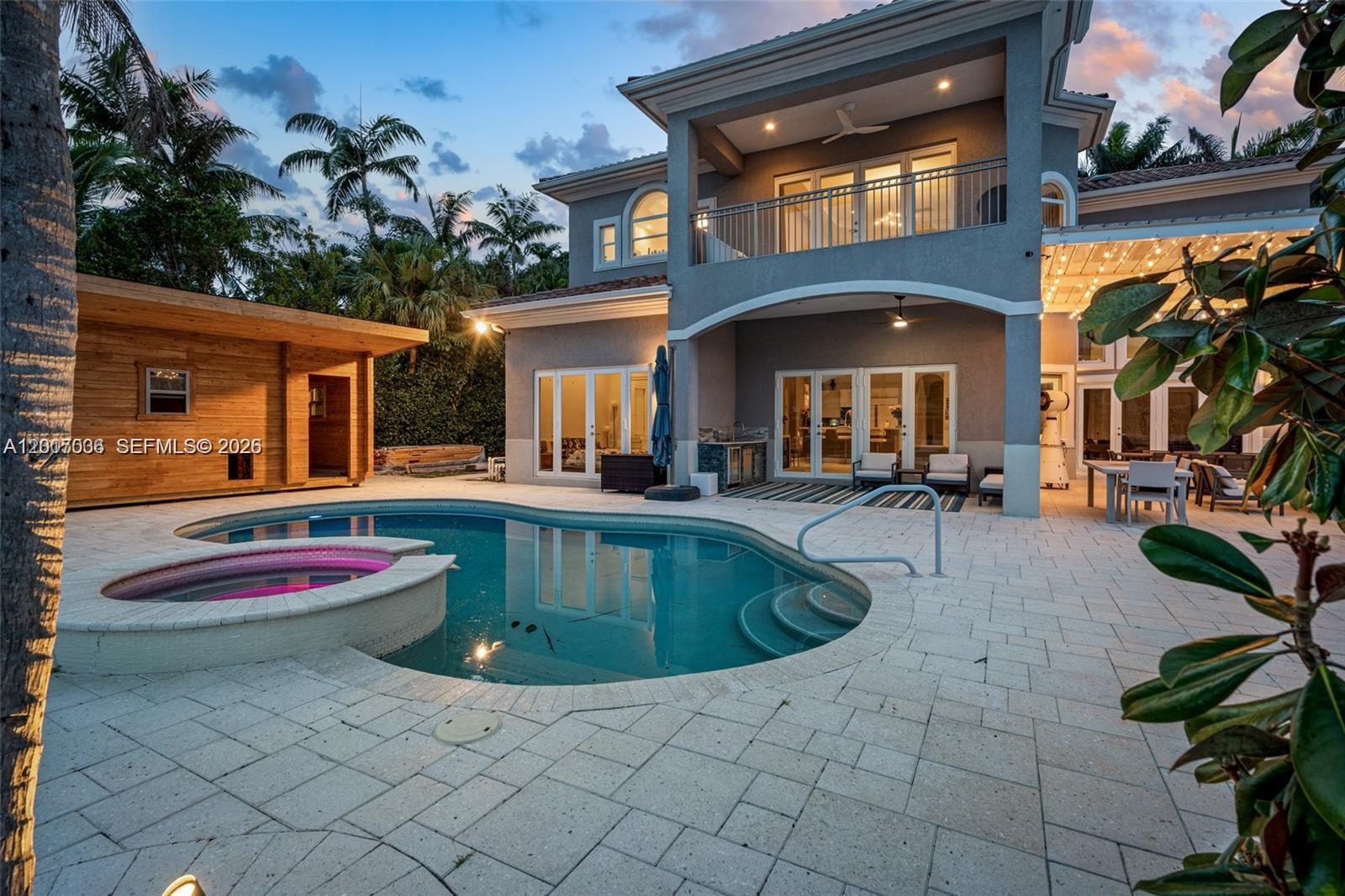 1260 Harbor Ct, Hollywood FL 33019