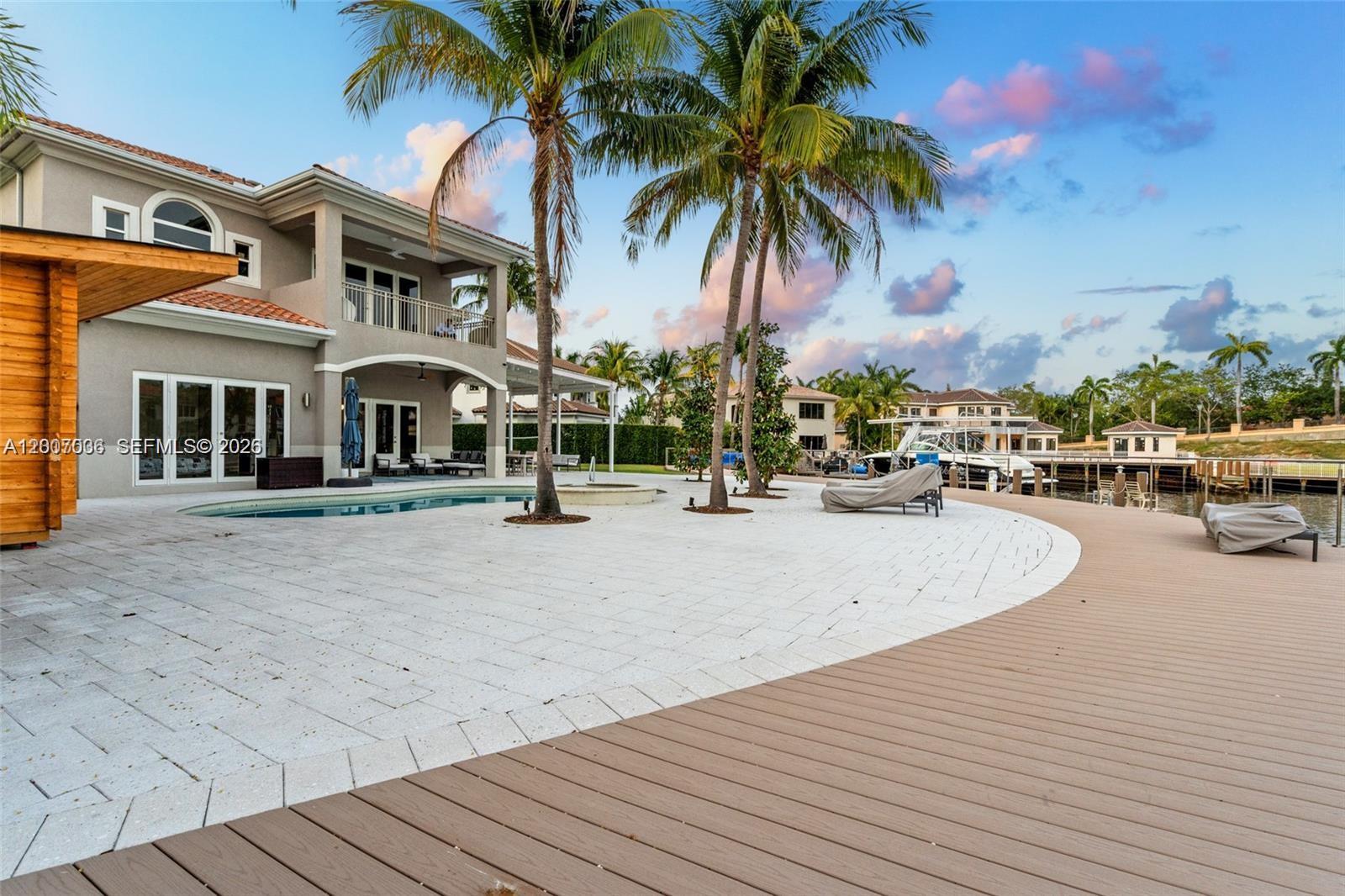1260 Harbor Ct, Hollywood FL 33019