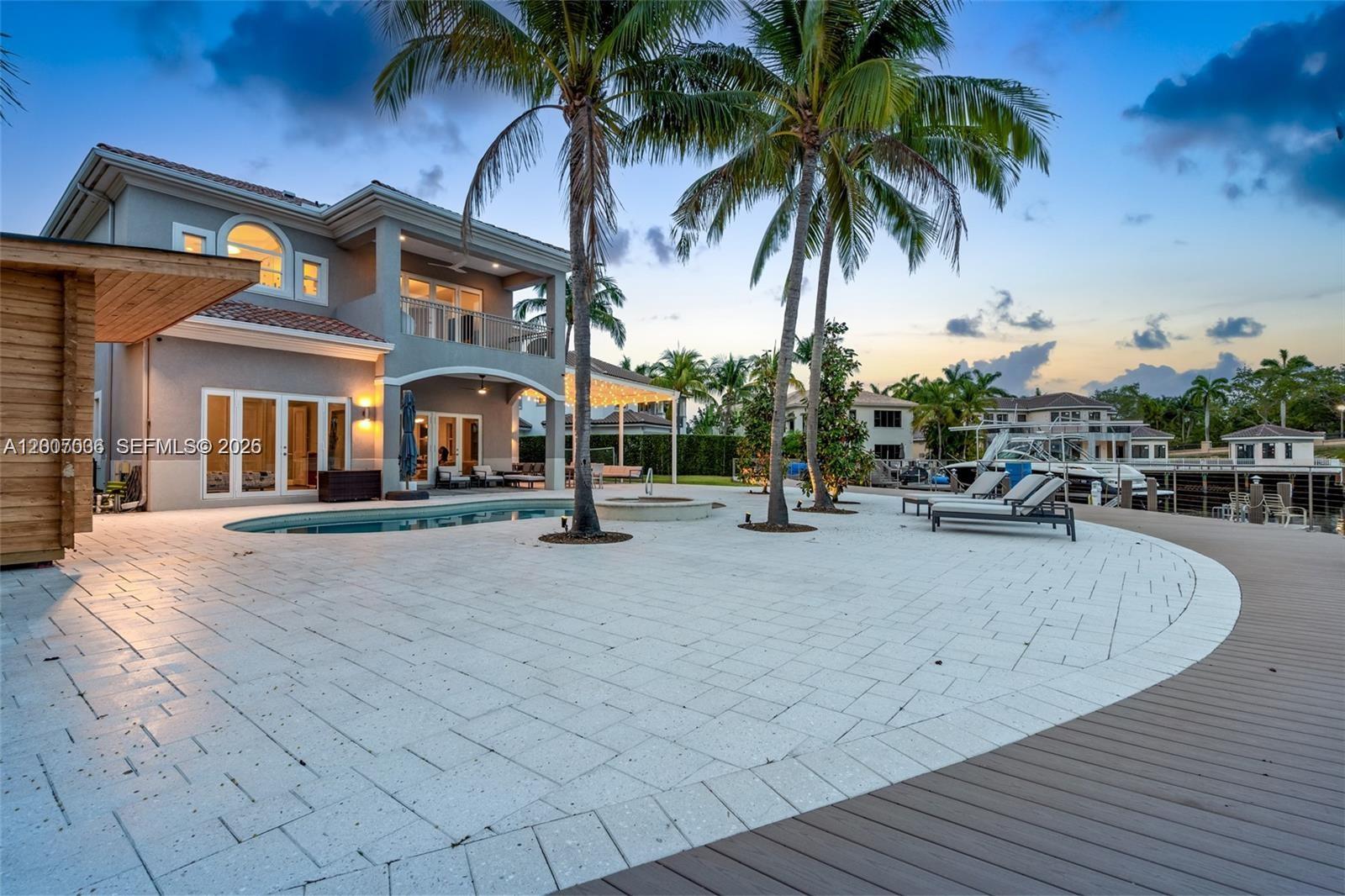1260 Harbor Ct, Hollywood FL 33019