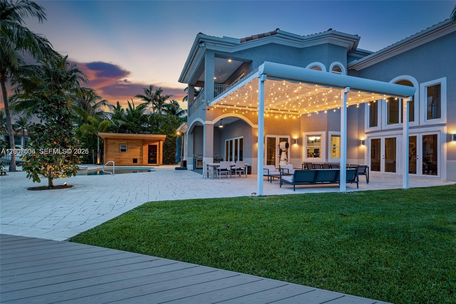 1260 Harbor Ct, Hollywood FL 33019