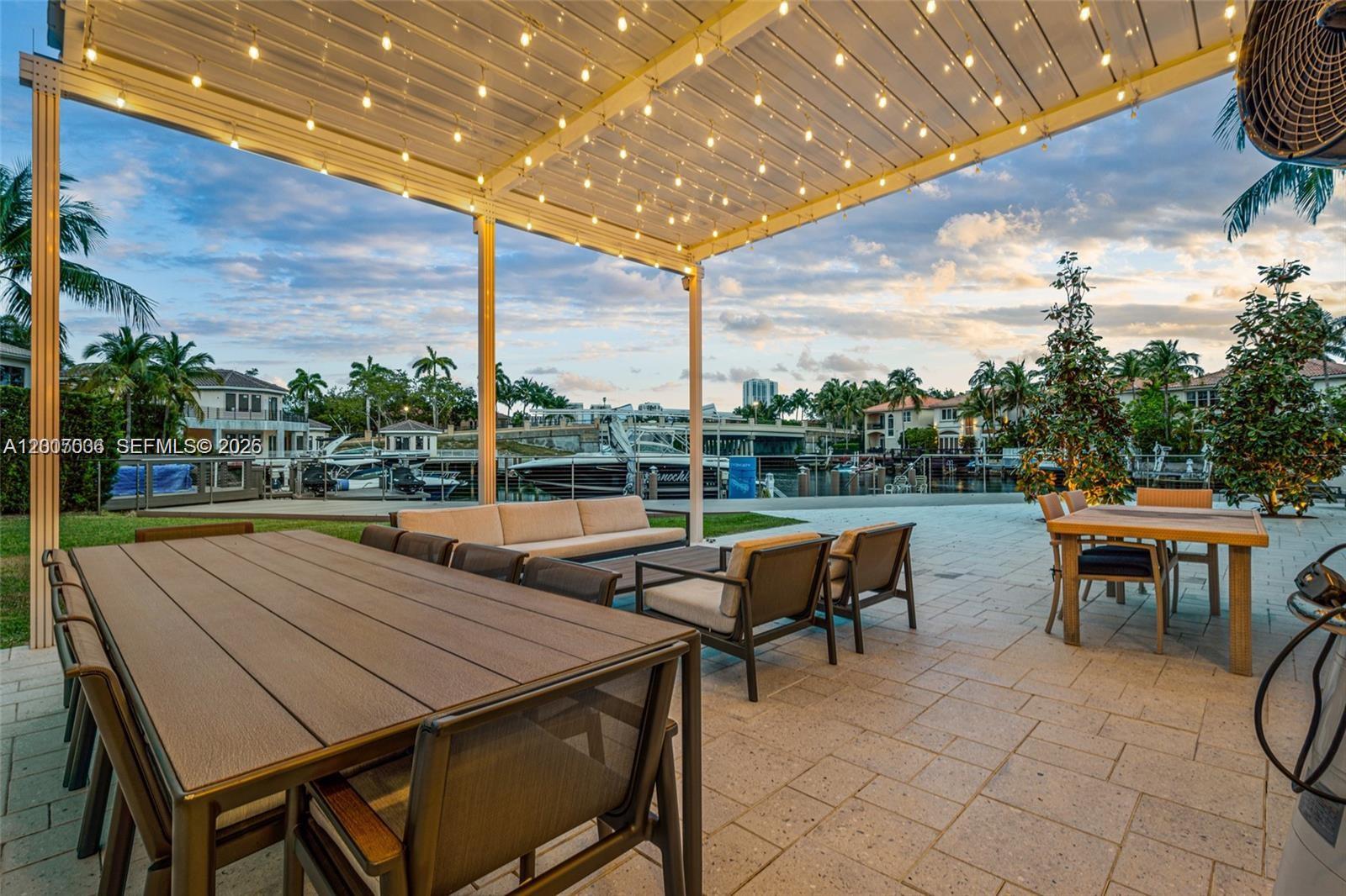 1260 Harbor Ct, Hollywood FL 33019