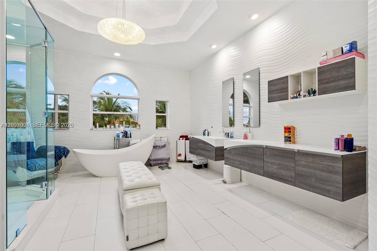 1260 Harbor Ct, Hollywood FL 33019