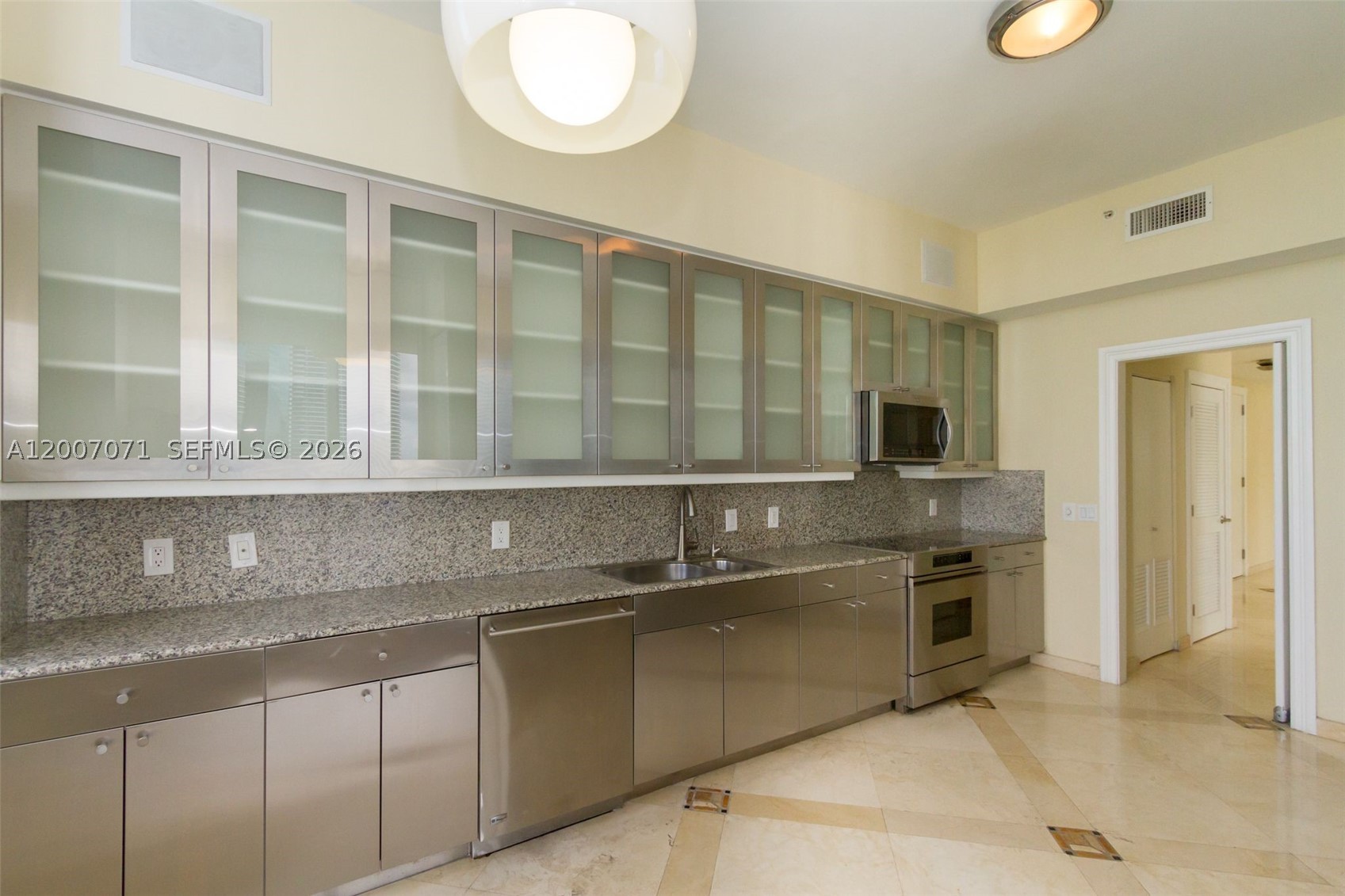 888 Brickell Key Dr #2802, Miami FL 33131
