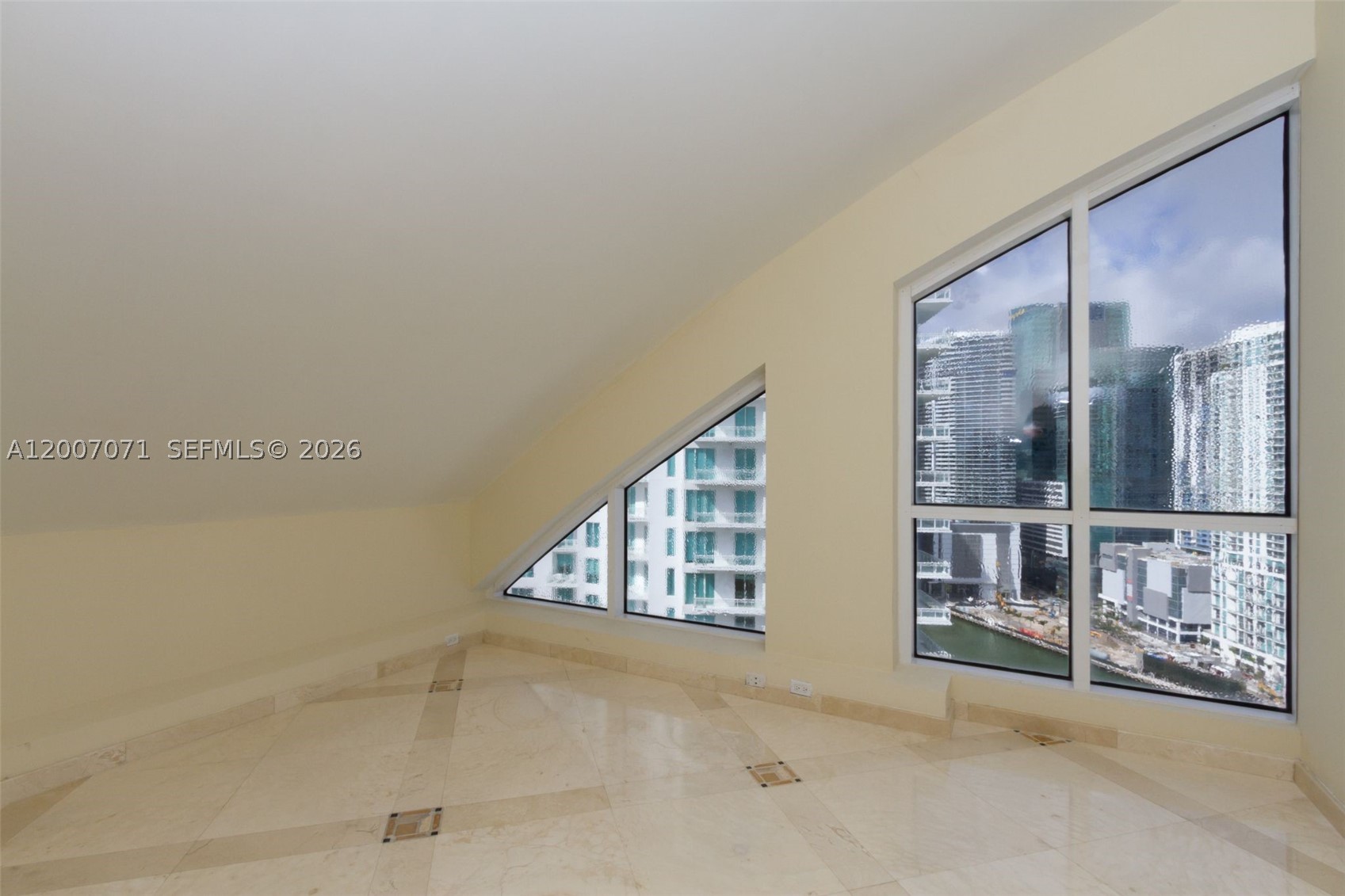888 Brickell Key Dr #2802, Miami FL 33131