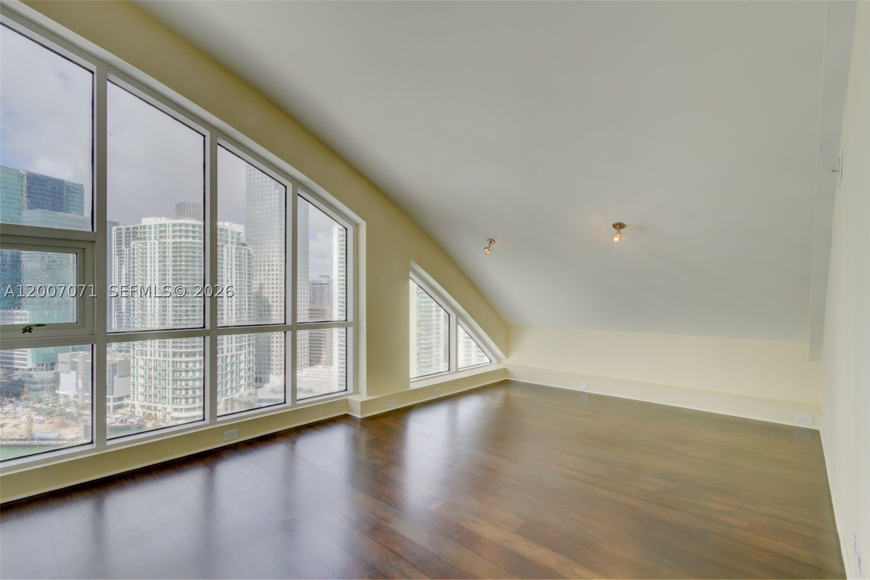 888 Brickell Key Dr #2802, Miami FL 33131