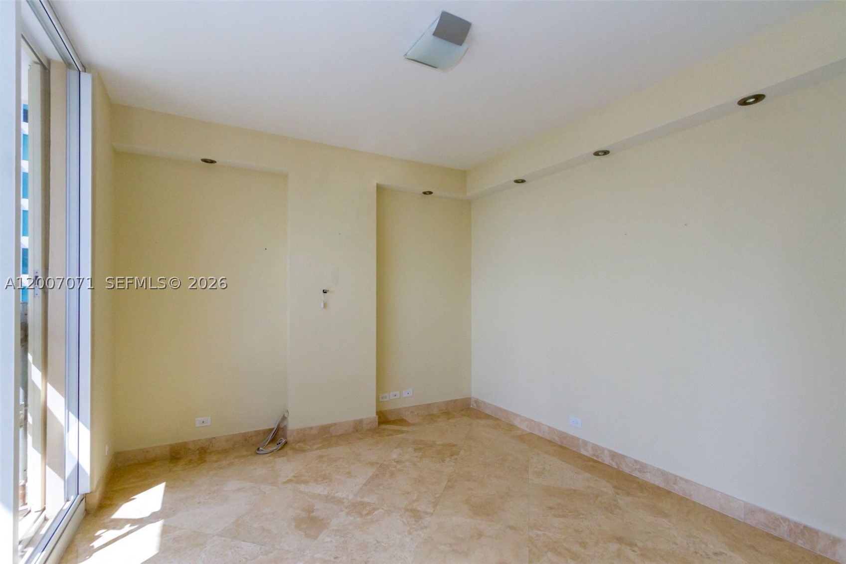 888 Brickell Key Dr #2802, Miami FL 33131