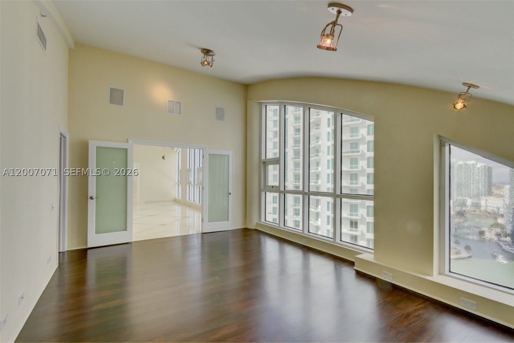 888 Brickell Key Dr #2802, Miami FL 33131