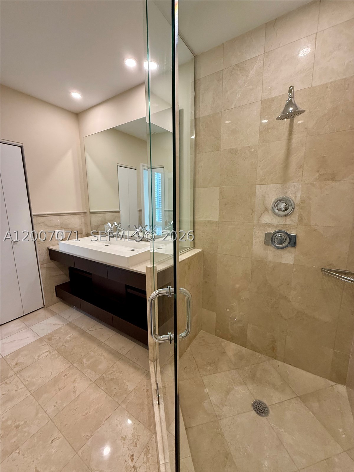 888 Brickell Key Dr #2802, Miami FL 33131