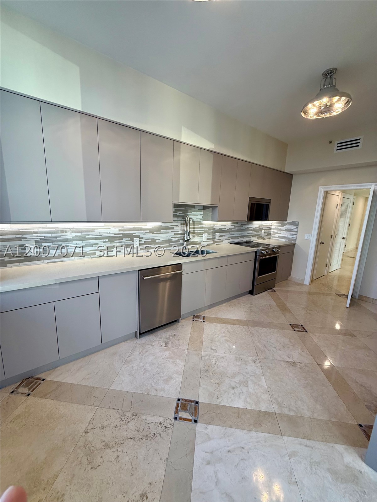 888 Brickell Key Dr #2802, Miami FL 33131