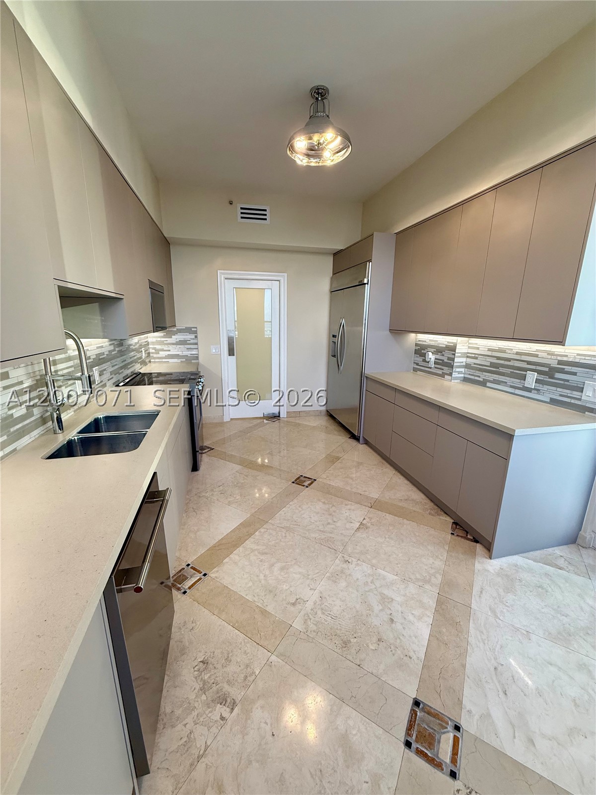 888 Brickell Key Dr #2802, Miami FL 33131
