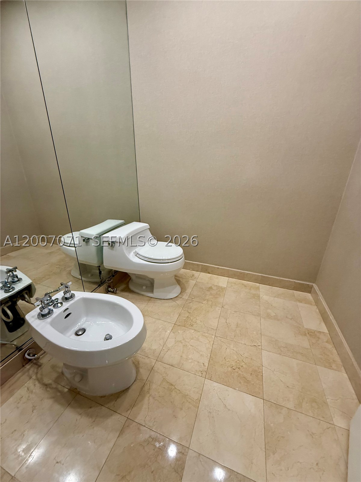 888 Brickell Key Dr #2802, Miami FL 33131