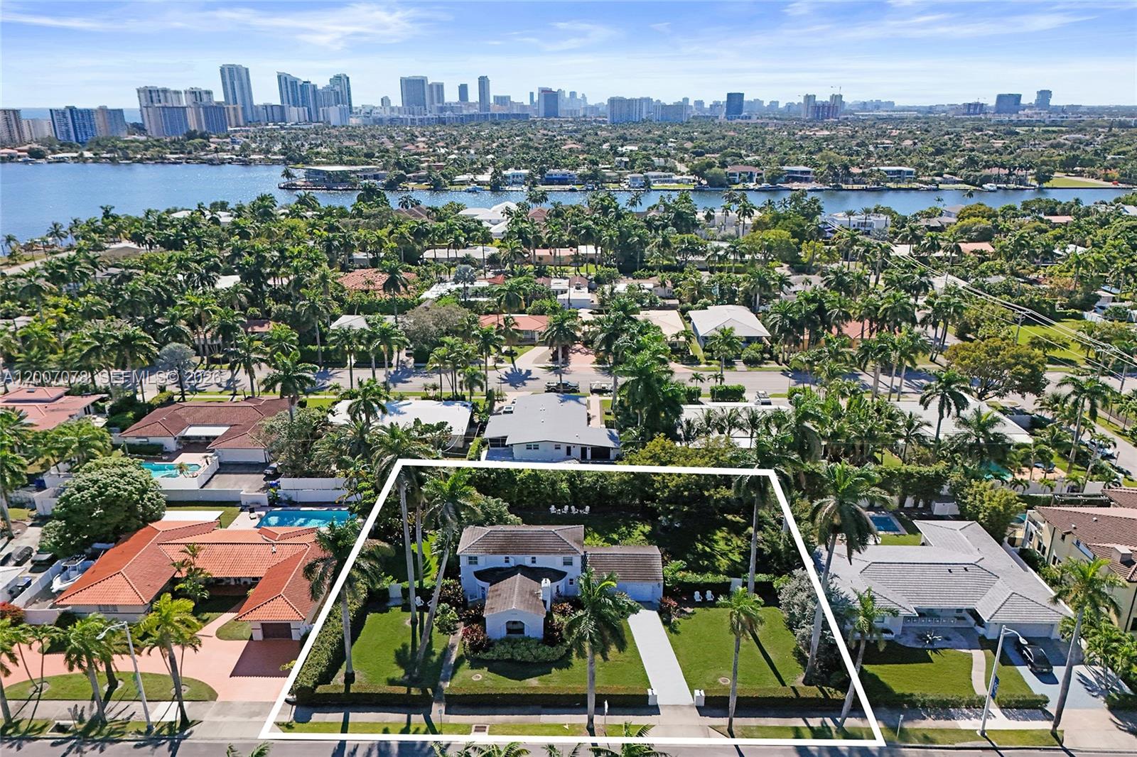 940 Hollywood Blvd, Hollywood FL 33019