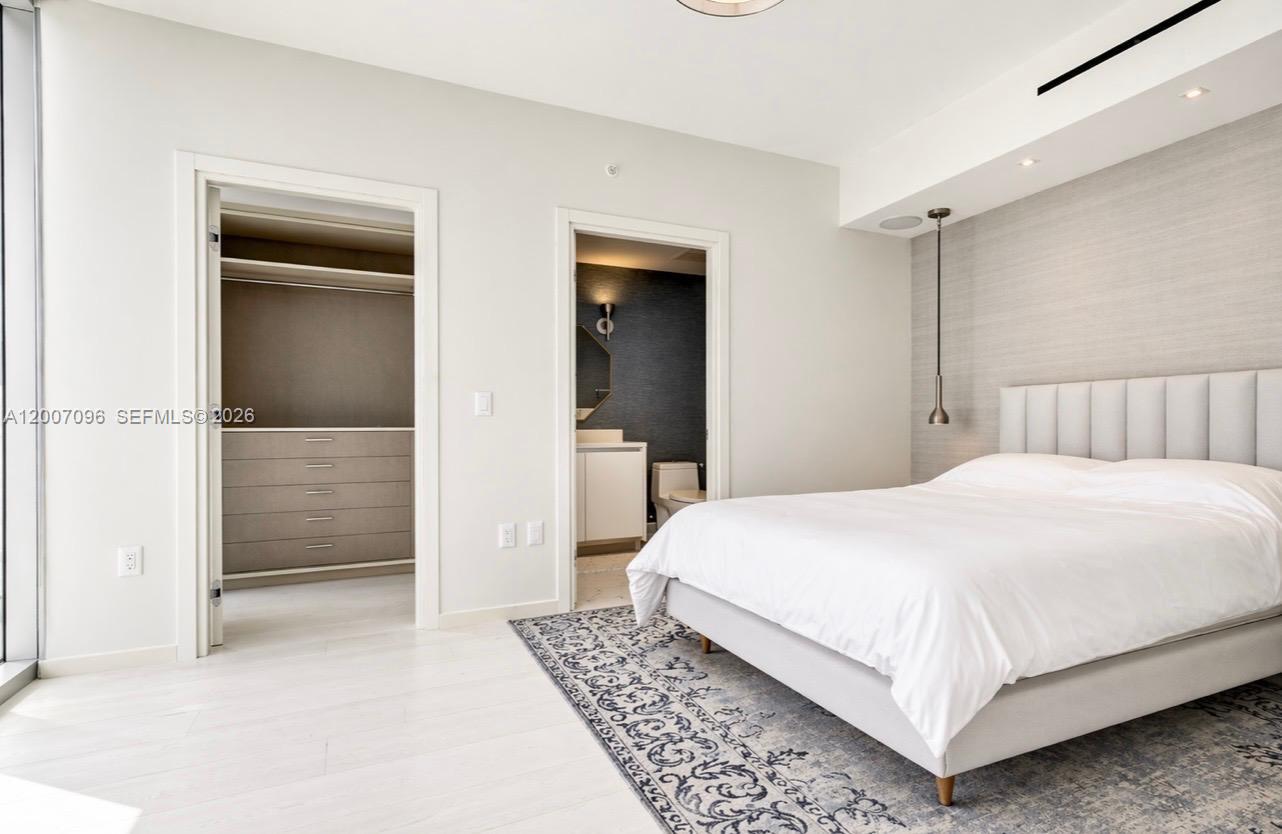 1 Collins Ave #606, Miami Beach FL 33139
