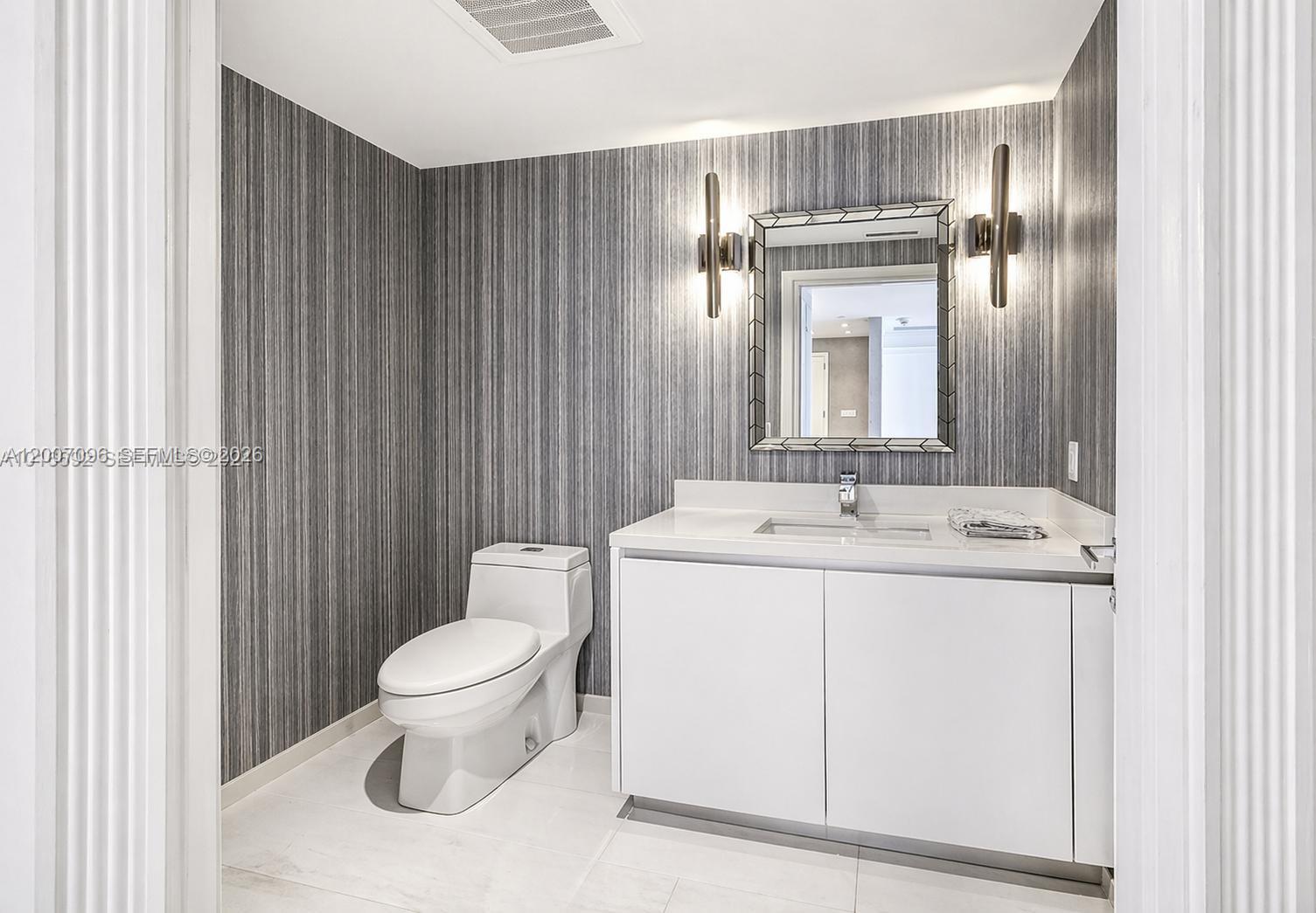 1 Collins Ave #606, Miami Beach FL 33139